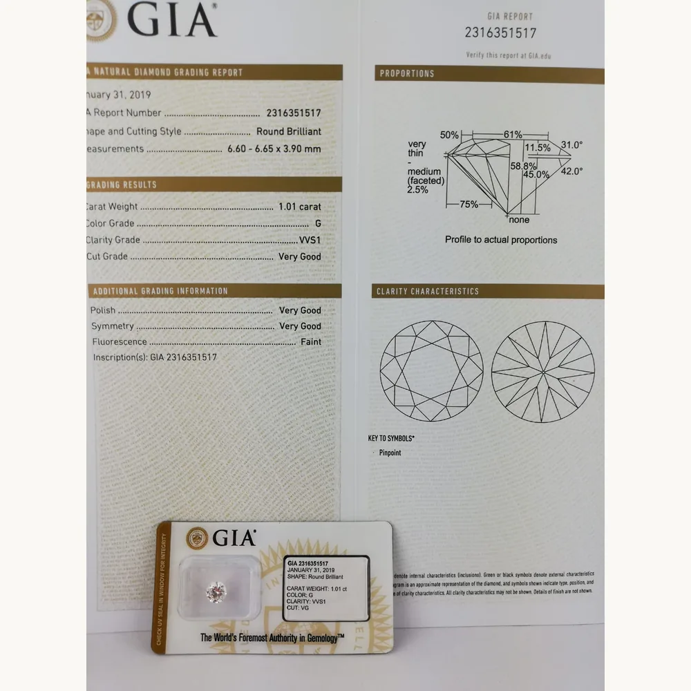 Diamond certificate and jewellery review table in Budapest